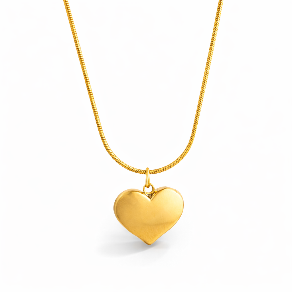 Essential Heart Pendant with Chain with pendant