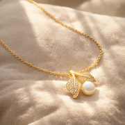 Crystal Leaf Pearl chain with pendant