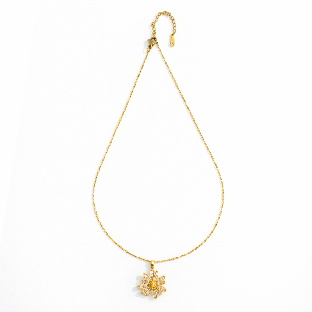 Radiant Daisy Gold Chain with pendant