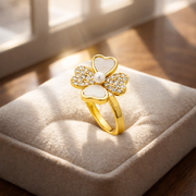 Sparkling Clover Heart Gold Ring