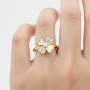 Sparkling Clover Heart Gold Ring