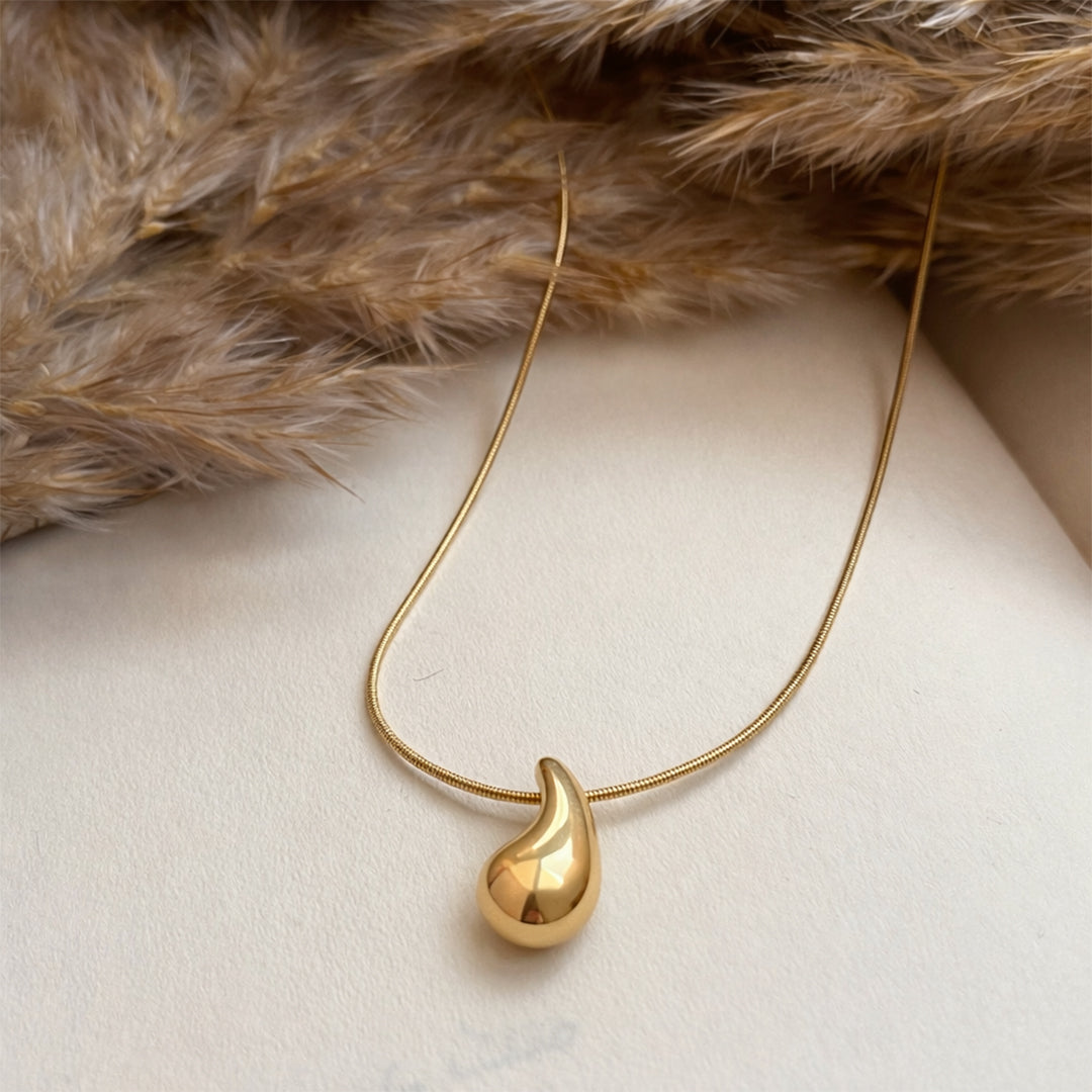 Organic drop pendant Necklaces