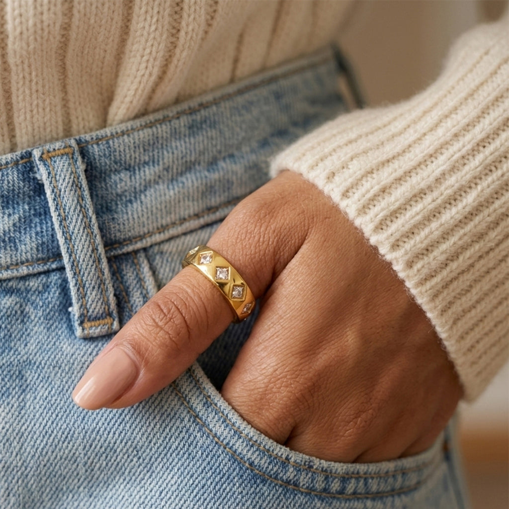 Lustre Royale Crystal Adjustable Ring