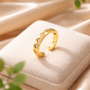 Lustre Royale Crystal Adjustable Ring