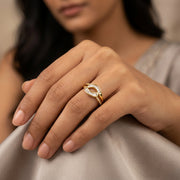 Eternal Curve Spark Ring